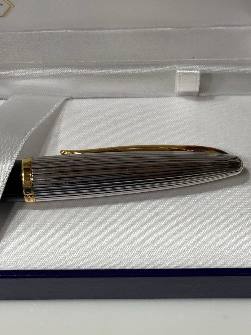 Waterman Paris Carene Deluxe Black and SilverGT fountain pen with dedicated case on white background