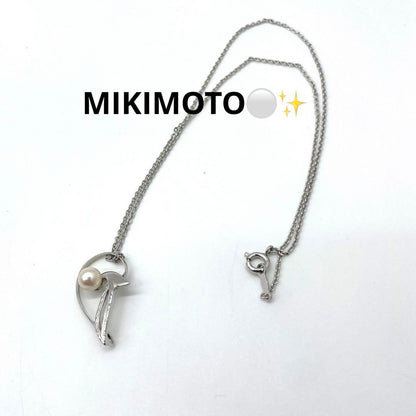 Mikimoto pearl necklace with silver chain approximately 40 cm long elegant jewelry piece