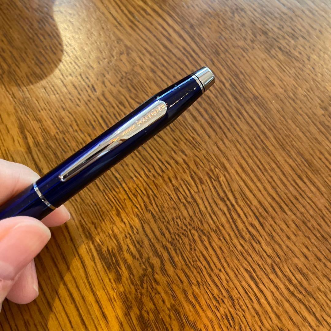 CROSS Royal Blue Cap-Type Ballpoint Pen No.53 with a single ink color and smooth writing tip