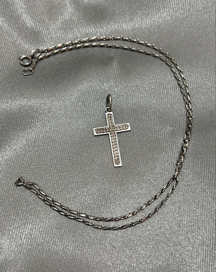 Silver Agate Cross Charm approximately 2.4 cm by 1.5 cm on a 41 cm silver chain