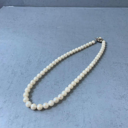 Honest Pearl Akoya pearl necklace with 6.5mm beads and silver clasp, 40cm length