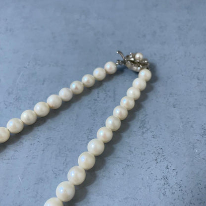 Honest Pearl Akoya pearl necklace with 6.5mm beads and silver clasp, 40cm length
