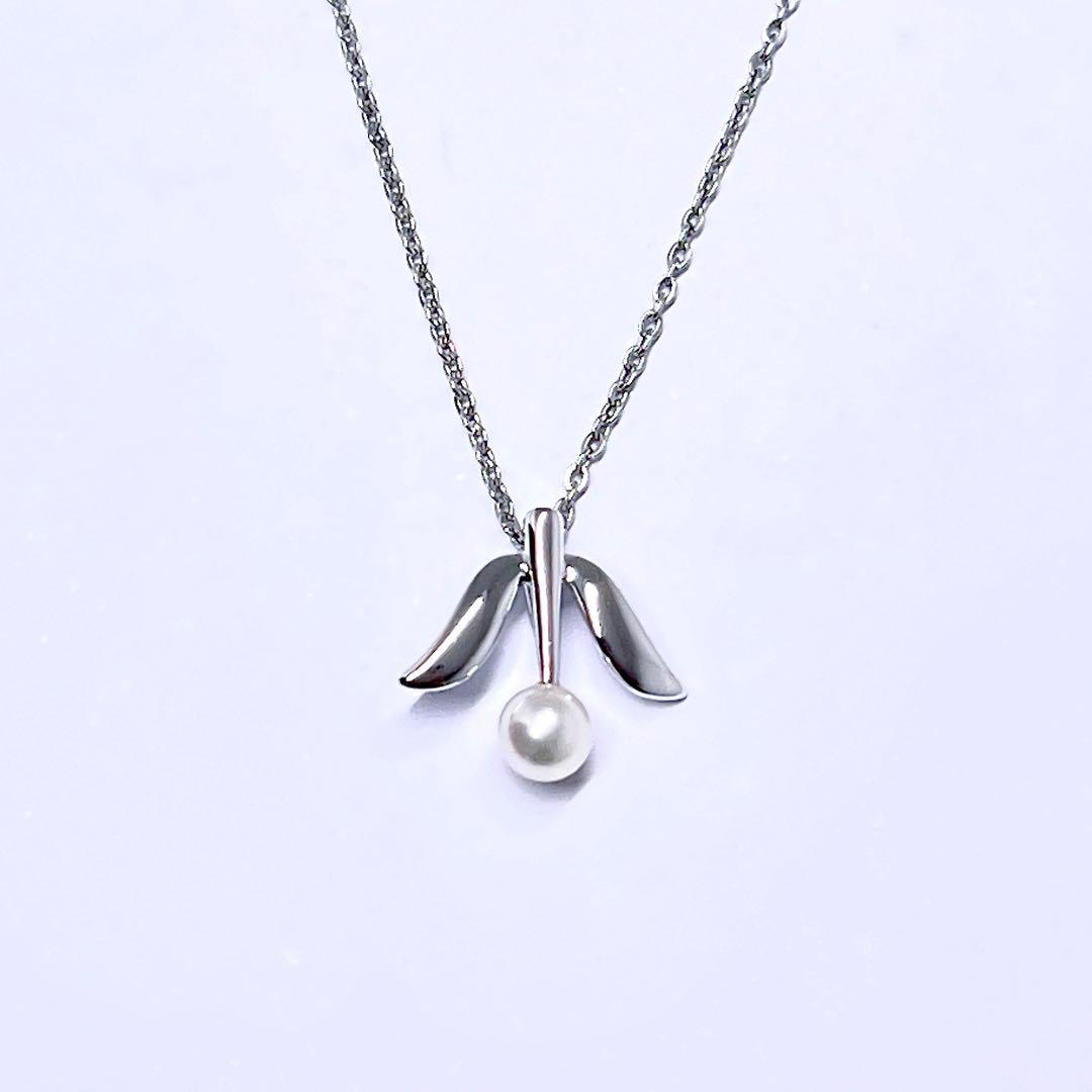 Mikimoto pearl necklace with 4.9mm pearls on a 40cm silver chain