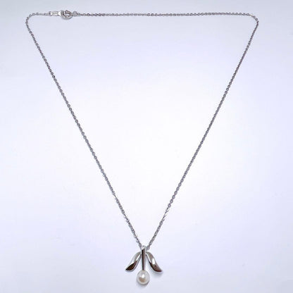 Mikimoto pearl necklace with 4.9mm pearls on a 40cm silver chain