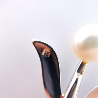 Mikimoto pearl necklace with 4.9mm pearls on a 40cm silver chain