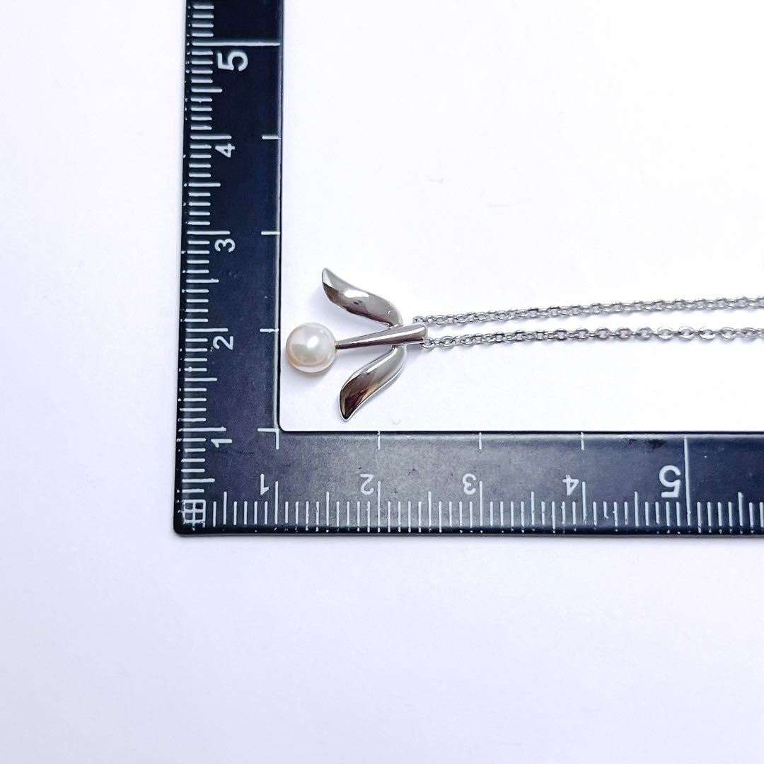 Mikimoto pearl necklace with 4.9mm pearls on a 40cm silver chain