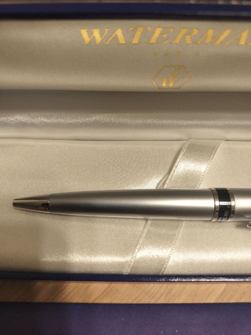 WATERMAN Expert Essential Silver ballpoint pen with sleek silver finish