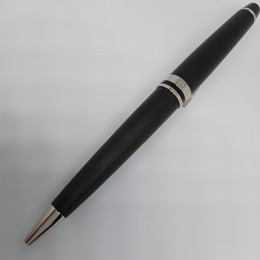 WATERMAN Expert ES ballpoint pen in matte black metal with clip and two-tone design