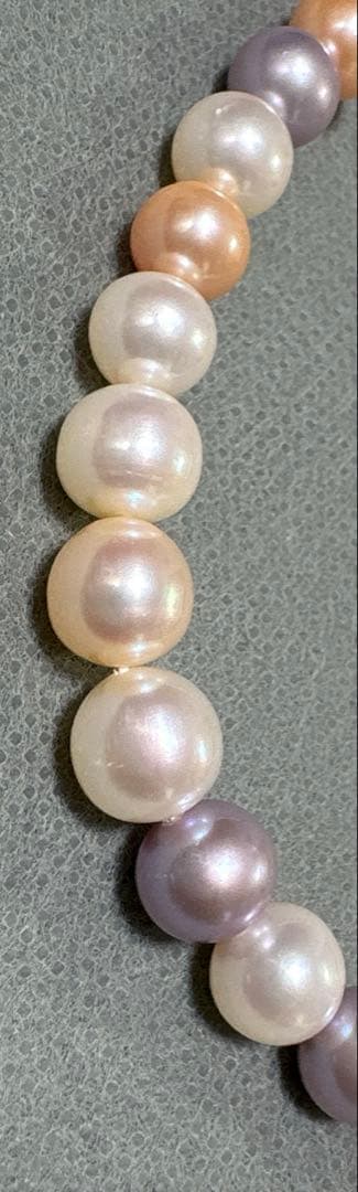 Tasaki multi-color pearl necklace with pearls in white, cream, beige, and purple gray, 42 cm length