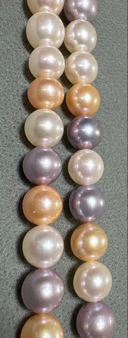 Tasaki multi-color pearl necklace with pearls in white, cream, beige, and purple gray, 42 cm length