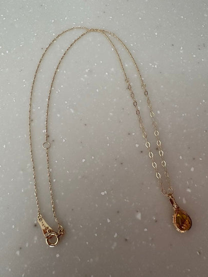 agete K10 Amber Necklace with 40 cm chain featuring warm amber pendant