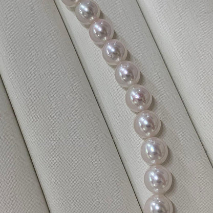 Kuro Pearl Necklace featuring 6.5-7mm Aurora Rose Akoya Pearls with silver clasp on a 43cm chain