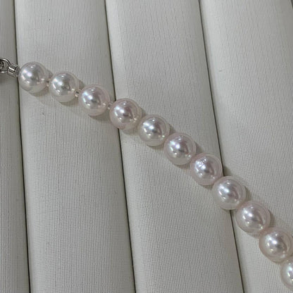 Kuro Pearl Necklace featuring 6.5-7mm Aurora Rose Akoya Pearls with silver clasp on a 43cm chain