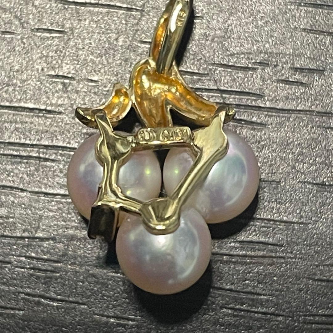 TASAKI Pearl Pendant Top with 6.5-6.8mm pearl set in 18K yellow gold measuring 2.4 cm length
