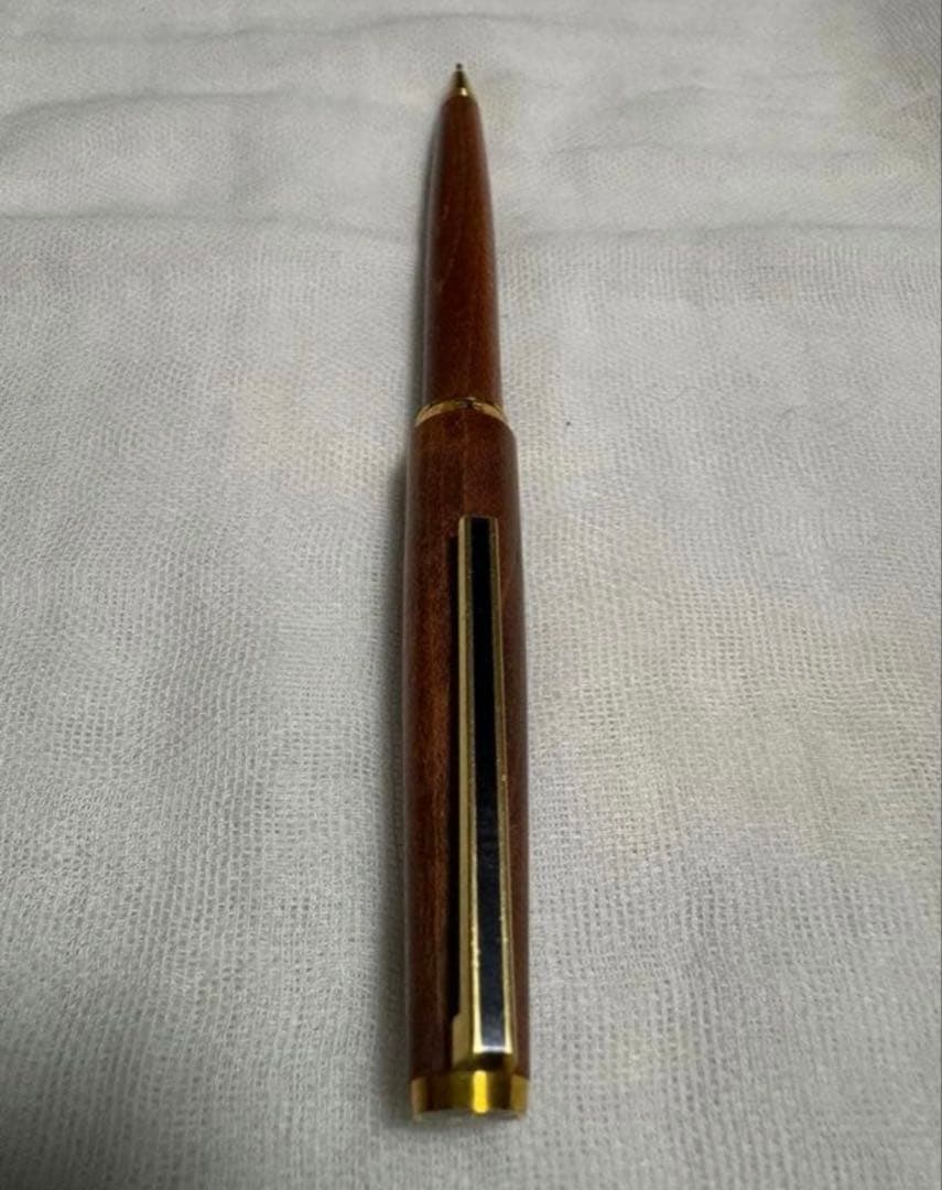 PILOT 0.5 CUSTOM mechanical pencil made with Japanese Zelkova wood shown from side angle