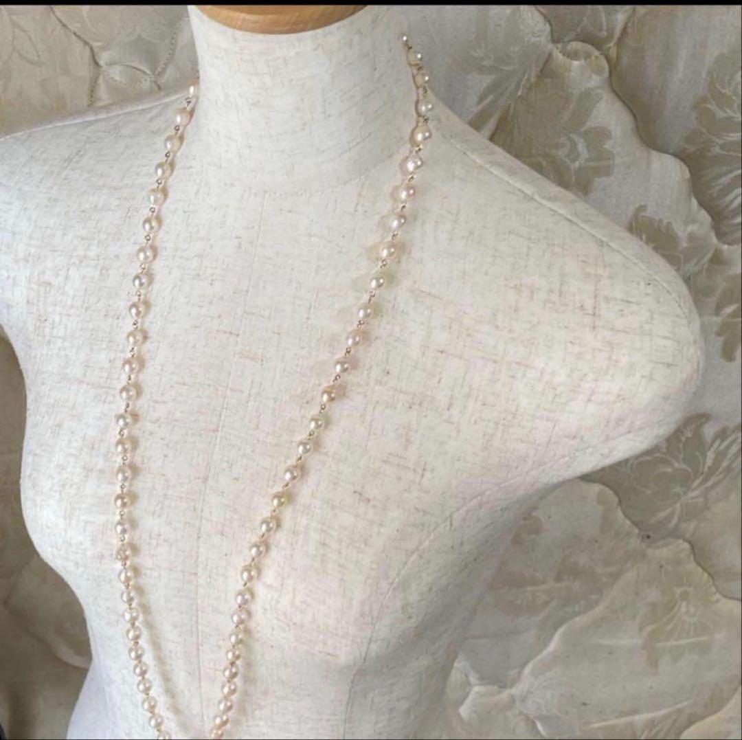 Downton Abbey style play set displayed with an 85 cm Akoya pearl long necklace of large baroque pearls