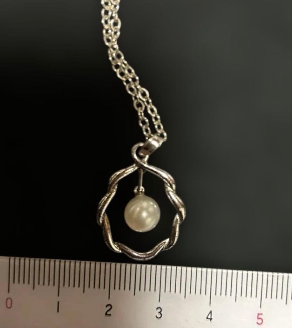 Mikimoto Akoya pearl pendant necklace with 7mm pearl on a silver chain 45cm long