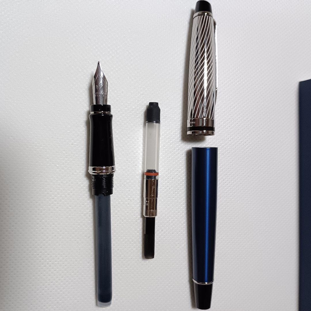 Waterman Expert Deluxe Metallic Blue CT Fountain Pen with metallic blue barrel and silver accents