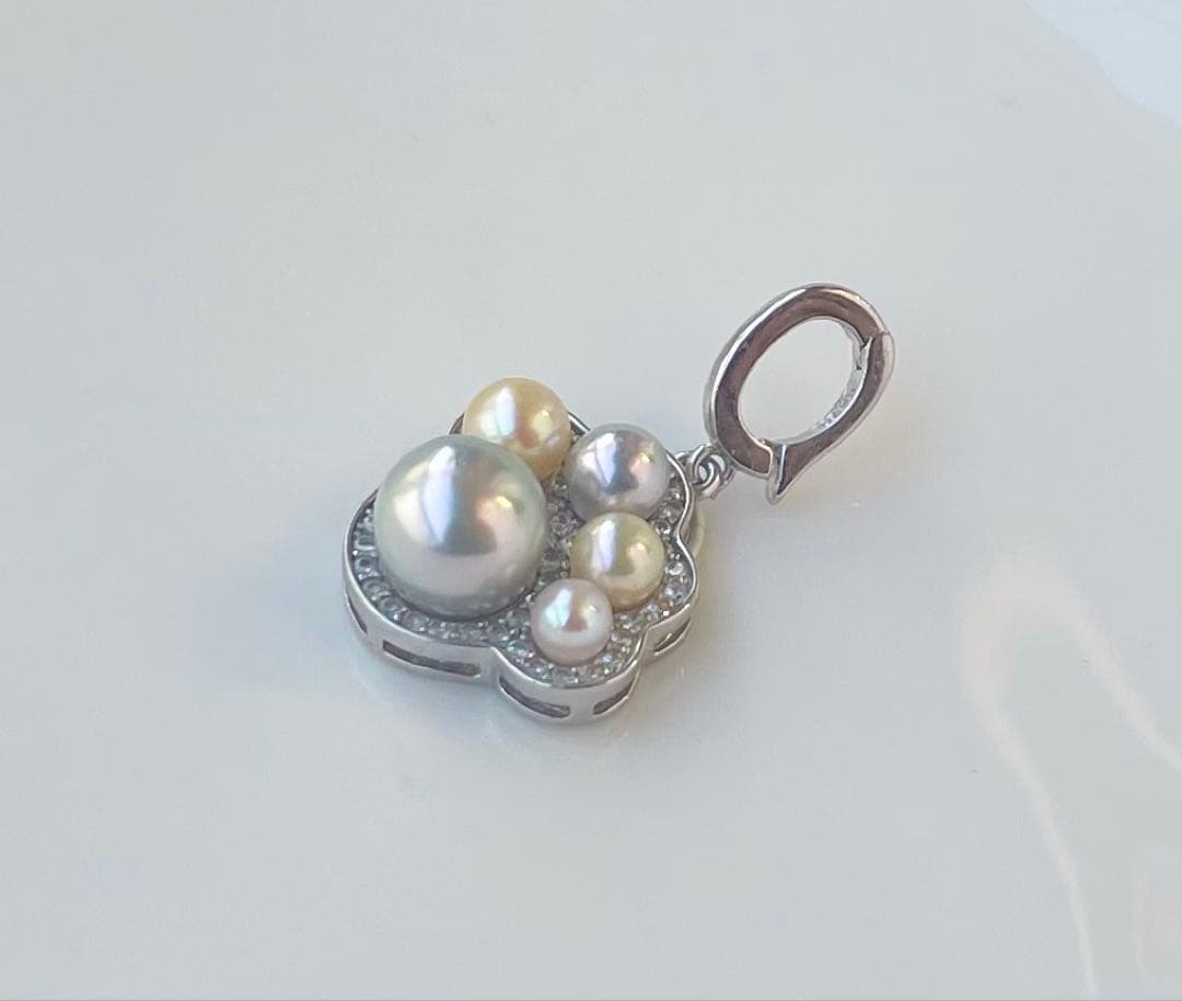 Akoya pearl multi-color pendant with blue pearl center and openable heart-shaped paw print bail on S925 silver