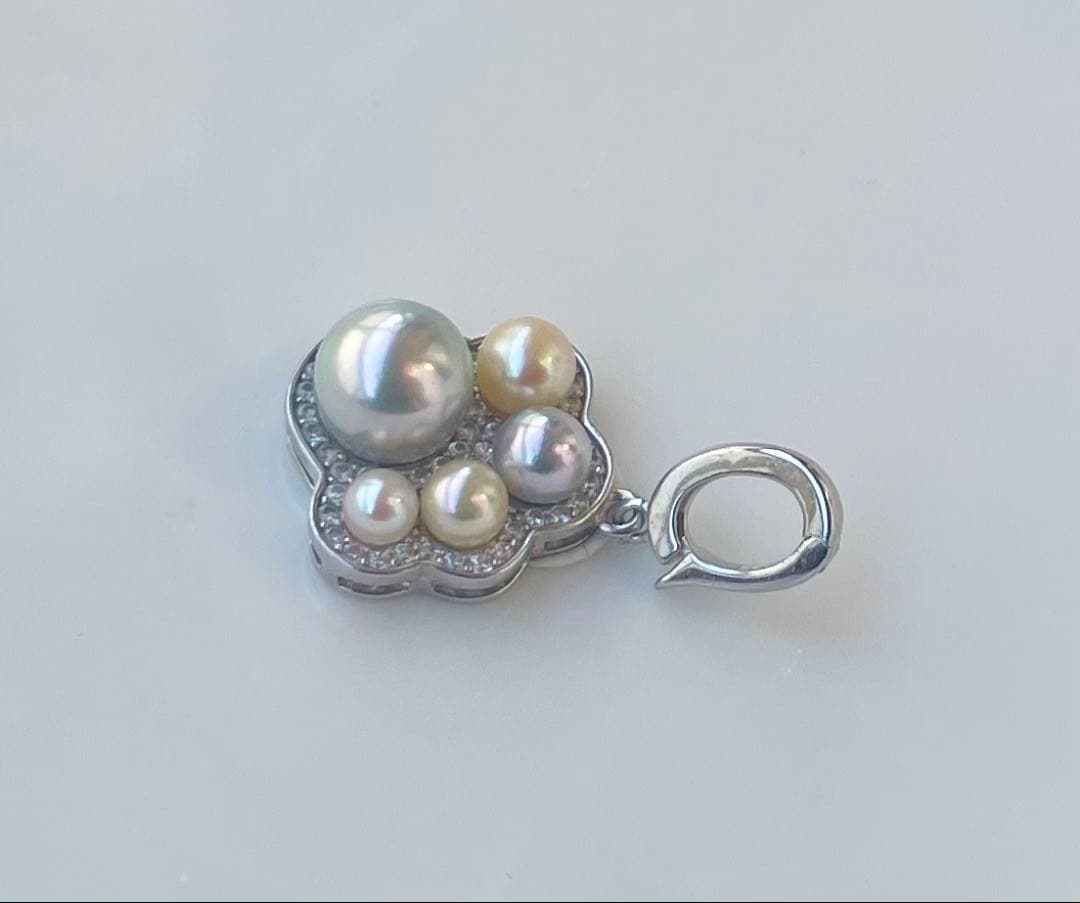 Akoya pearl multi-color pendant with blue pearl center and openable heart-shaped paw print bail on S925 silver