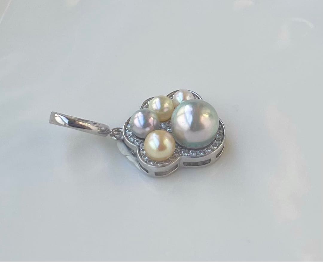 Akoya pearl multi-color pendant with blue pearl center and openable heart-shaped paw print bail on S925 silver