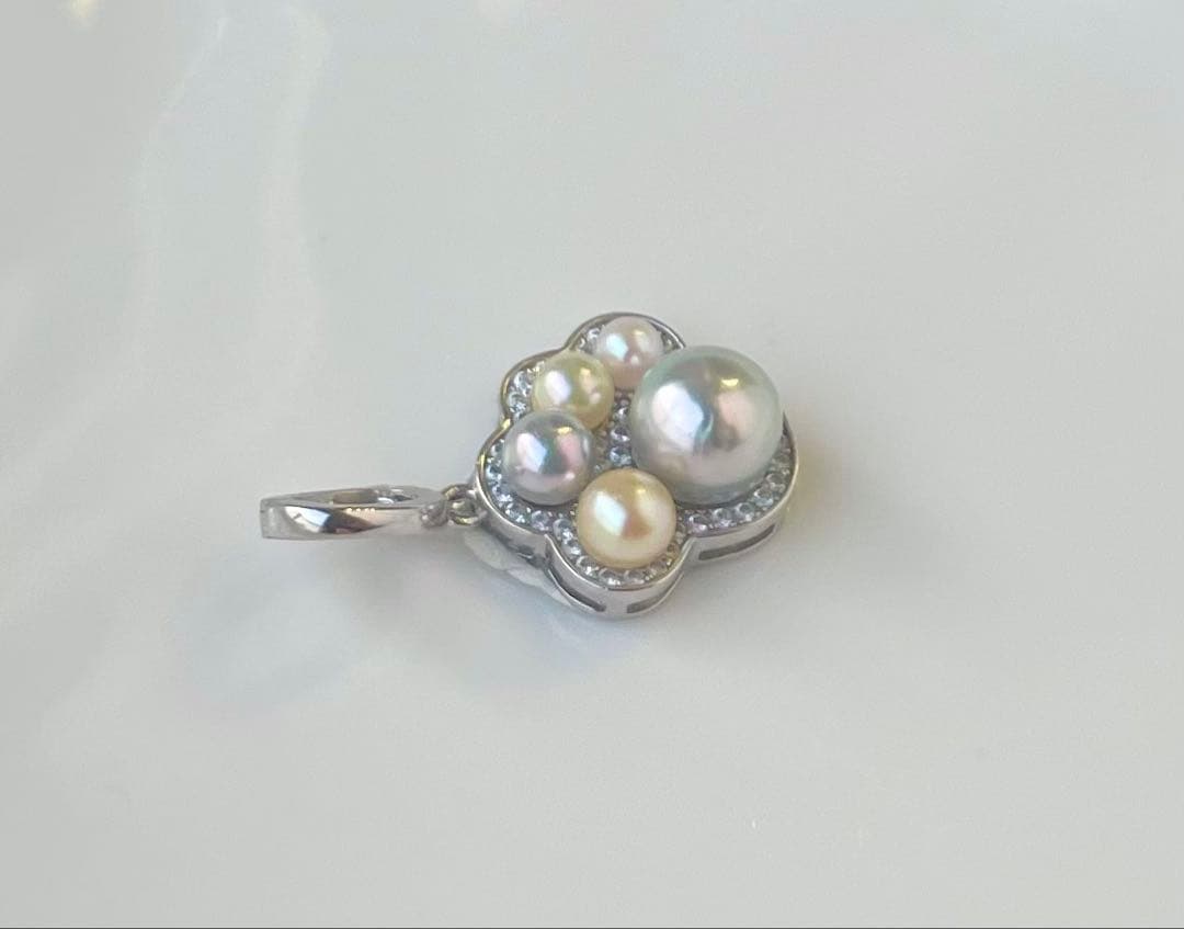 Akoya pearl multi-color pendant with blue pearl center and openable heart-shaped paw print bail on S925 silver