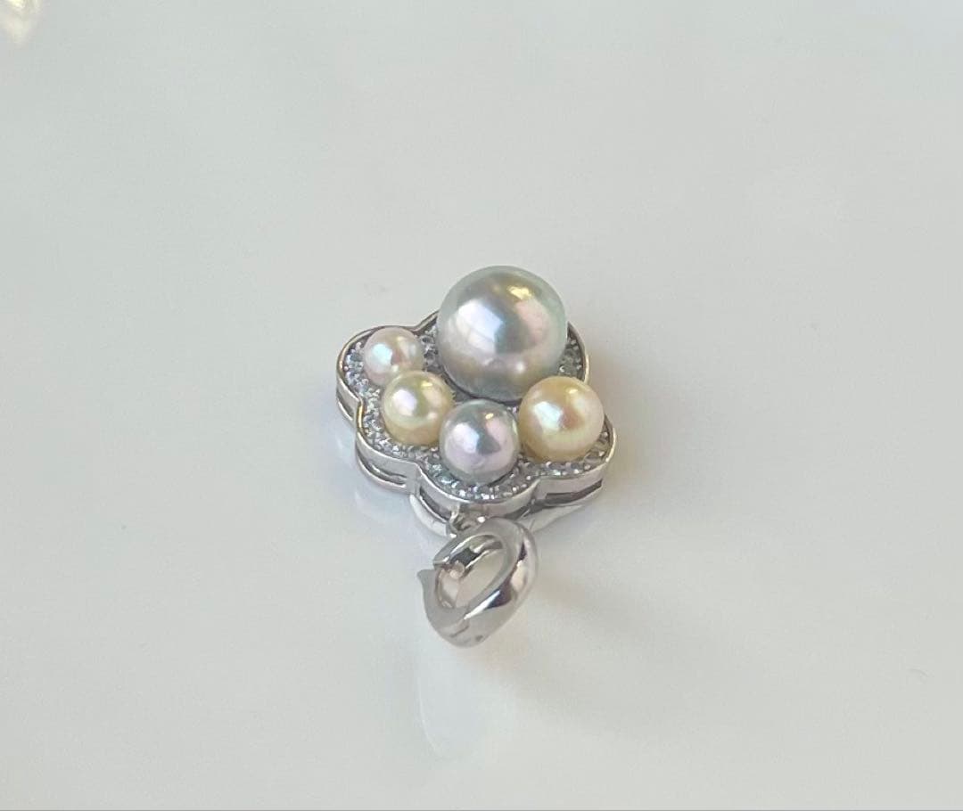 Akoya pearl multi-color pendant with blue pearl center and openable heart-shaped paw print bail on S925 silver