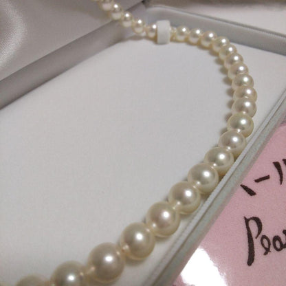 Akoya pearl necklace 43cm with 53 white pearls 7.5-8mm and silver one-push clasp