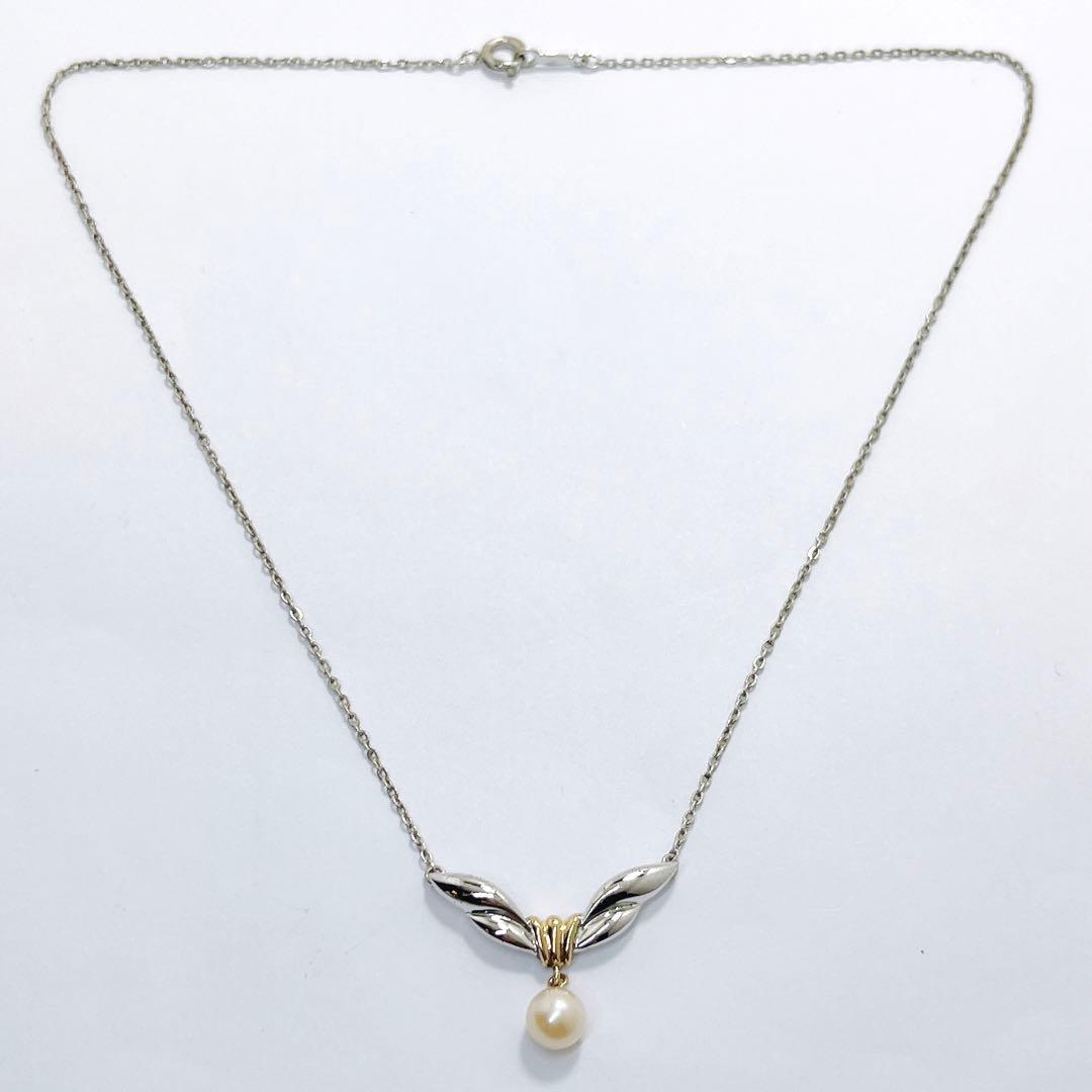 Mikimoto pearl necklace pendant featuring 5.9mm pearls with K18 yellow gold and silver chain, 38cm length