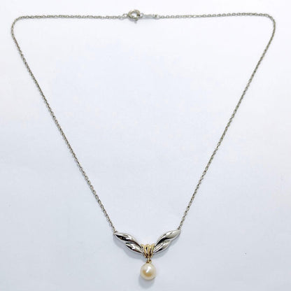 Mikimoto pearl necklace pendant featuring 5.9mm pearls with K18 yellow gold and silver chain, 38cm length
