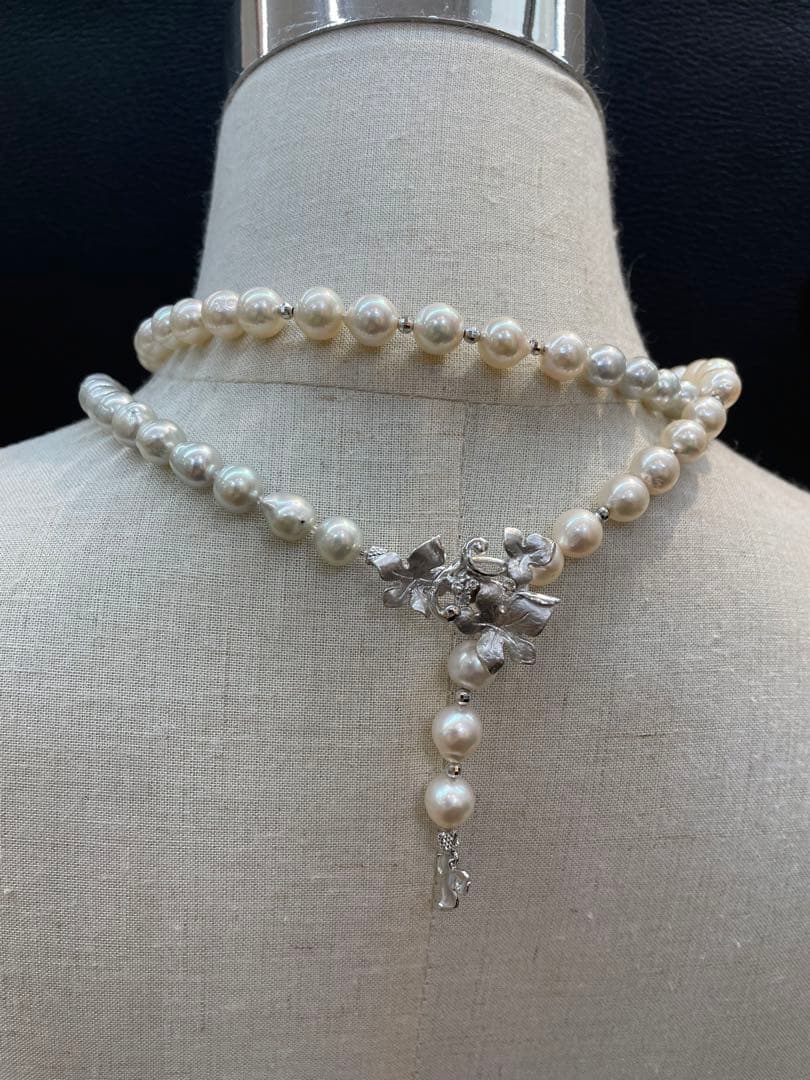 Plain pearl design long necklace and matching earrings in white and gray with 8.5 to 9 mm pearls
