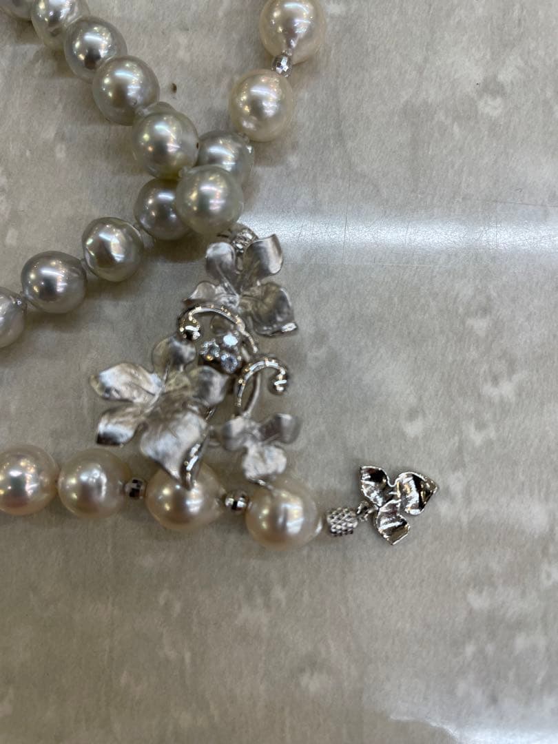 Plain pearl design long necklace and matching earrings in white and gray with 8.5 to 9 mm pearls