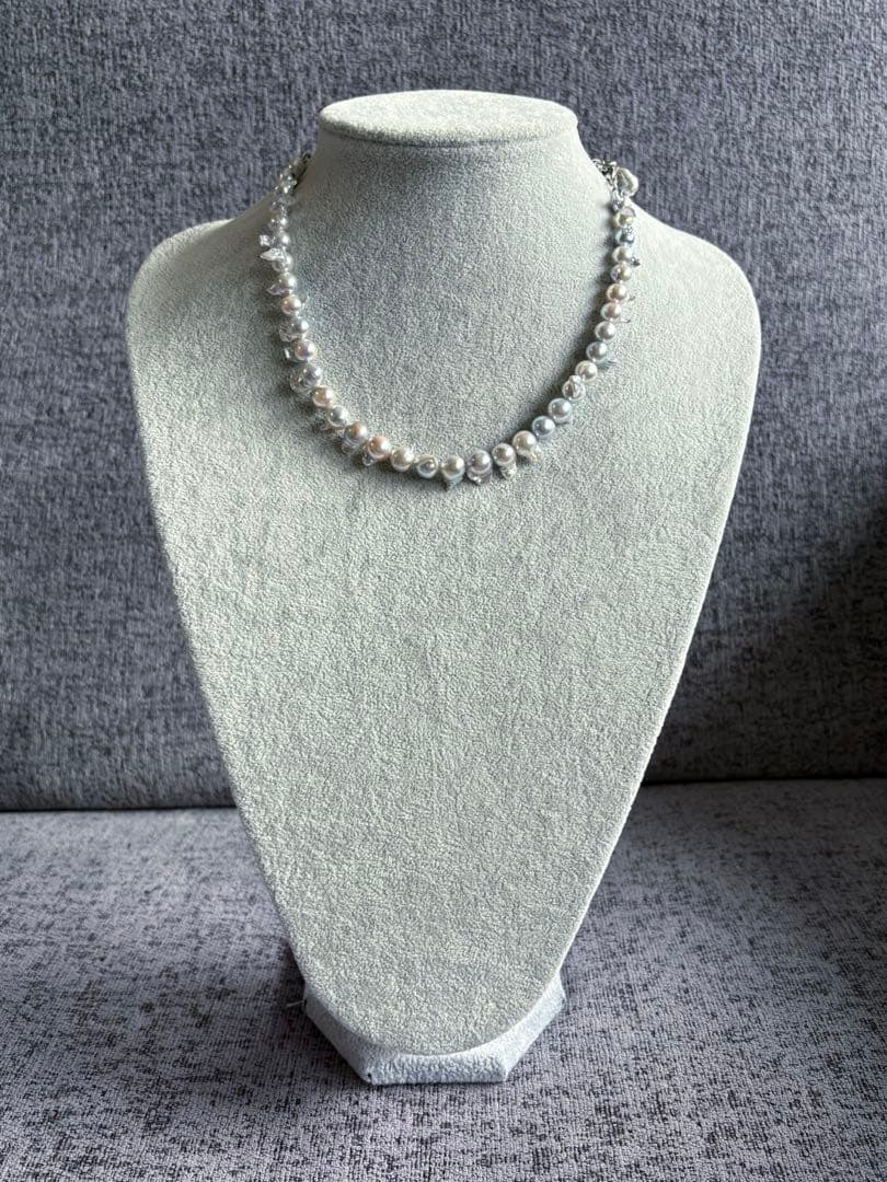 Elegant Akoya Pearl Feather Pearl Necklace with 7.5-8.7mm pearls and adjustable chain displayed on white background