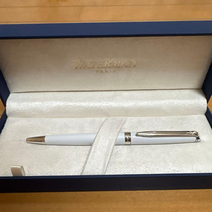 Waterman Metropolitan Essential White CT ballpoint pen shown with dedicated case and white finish