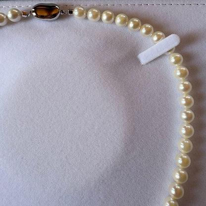 Akoya pearl necklace with 7.0-7.5mm round pearls and silver clasp, 43 cm length