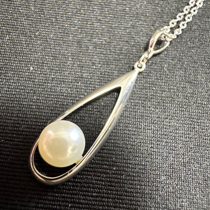 Mikimoto pearl teardrop necklace with 7mm Akoya pearl on a 40cm silver chain