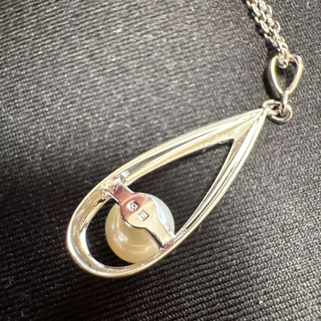 Mikimoto pearl teardrop necklace with 7mm Akoya pearl on a 40cm silver chain