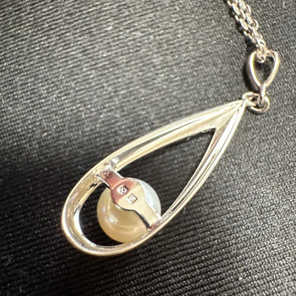 Mikimoto pearl teardrop necklace with 7mm Akoya pearl on a 40cm silver chain