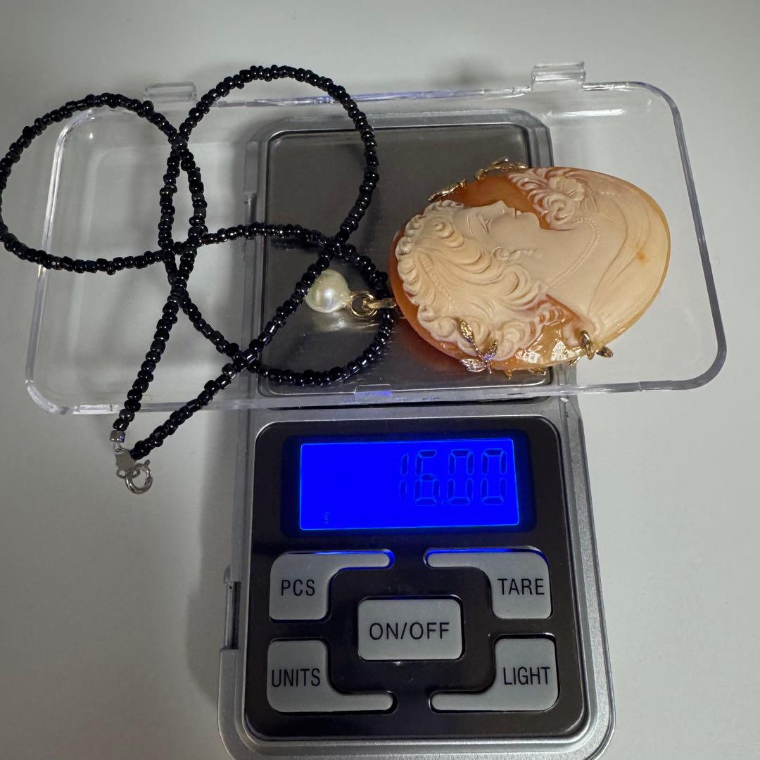 Large shell cameo pendant necklace with black spinel beads and 8mm Akoya pearls on silver 925 clasp chain