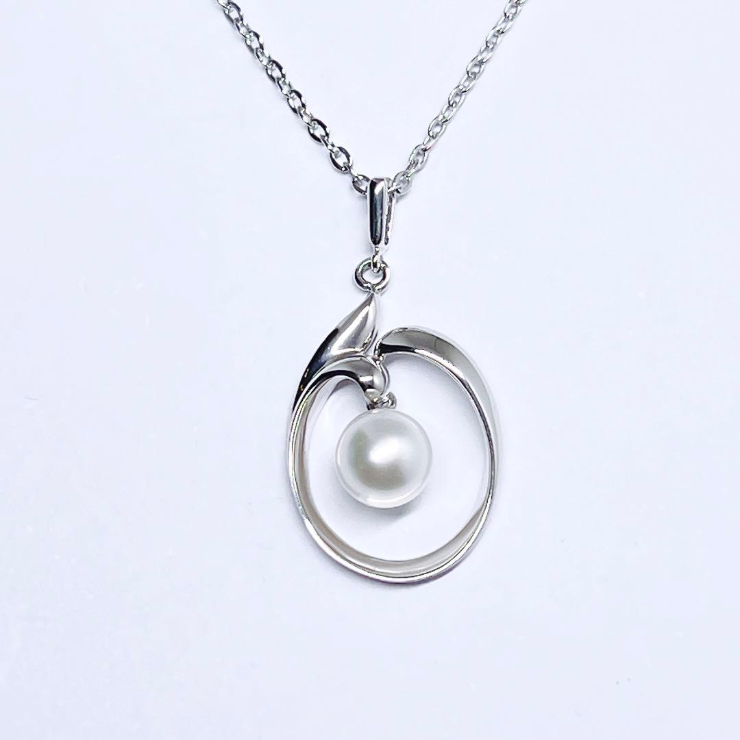 MIKIMOTO pearl necklace with 6.4mm pearls on silver chain, 40cm length