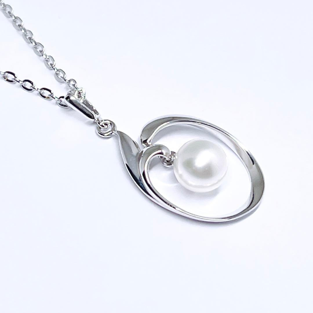 MIKIMOTO pearl necklace with 6.4mm pearls on silver chain, 40cm length