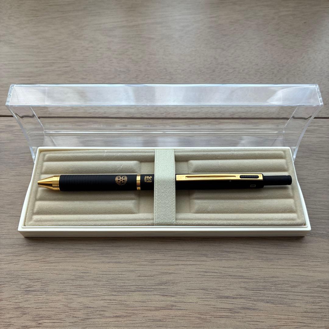PILOT 2+1 Multi-Function Pen in Black and Gold with two ballpoint pens and mechanical pencil
