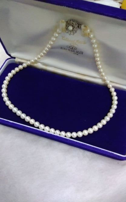 Akoya genuine pearl necklace with 7.0-7.5 mm pearls measuring 42 cm in length
