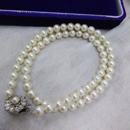 Akoya genuine pearl necklace with 7.0-7.5 mm pearls measuring 42 cm in length