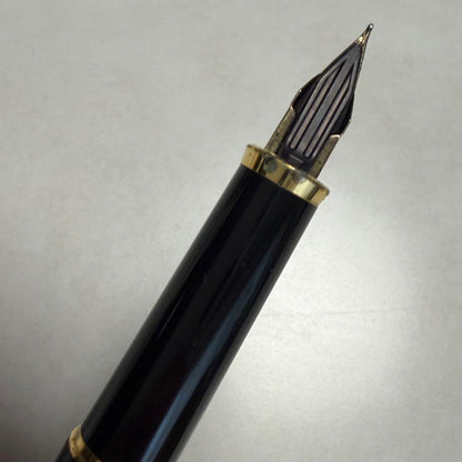 PILOT Fountain Pen Black with Gold Trim and 14K Gold Nib, unused, made in Japan