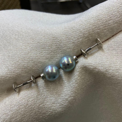 Tasaki Akoya gray pearl necklace and matching blue silver earrings set with rainbow luster