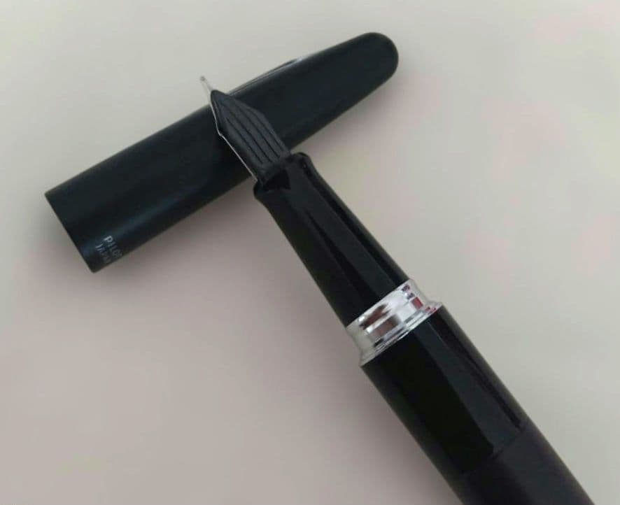 Pilot Kakuna fountain pen with medium tip and black storage case displayed on white background