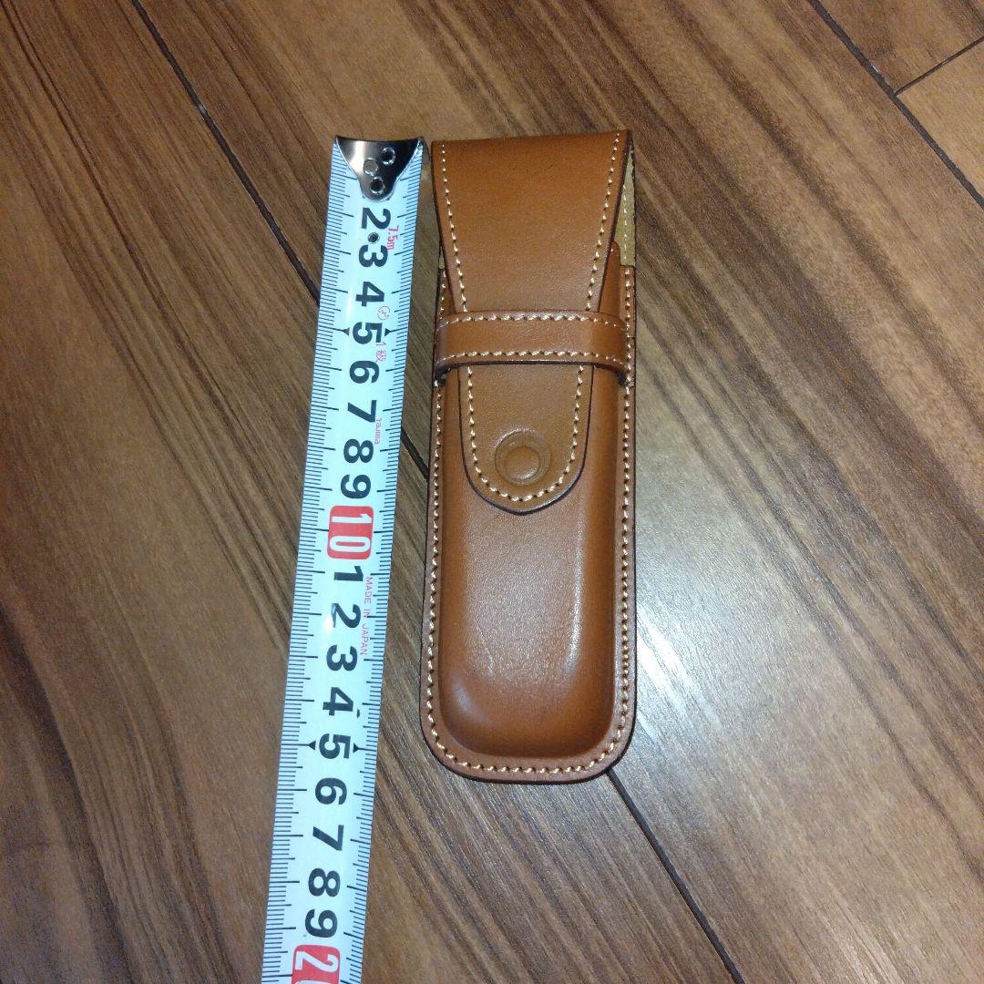Brown leather pen case by Pilot Somes designed to hold two pens in a simple style