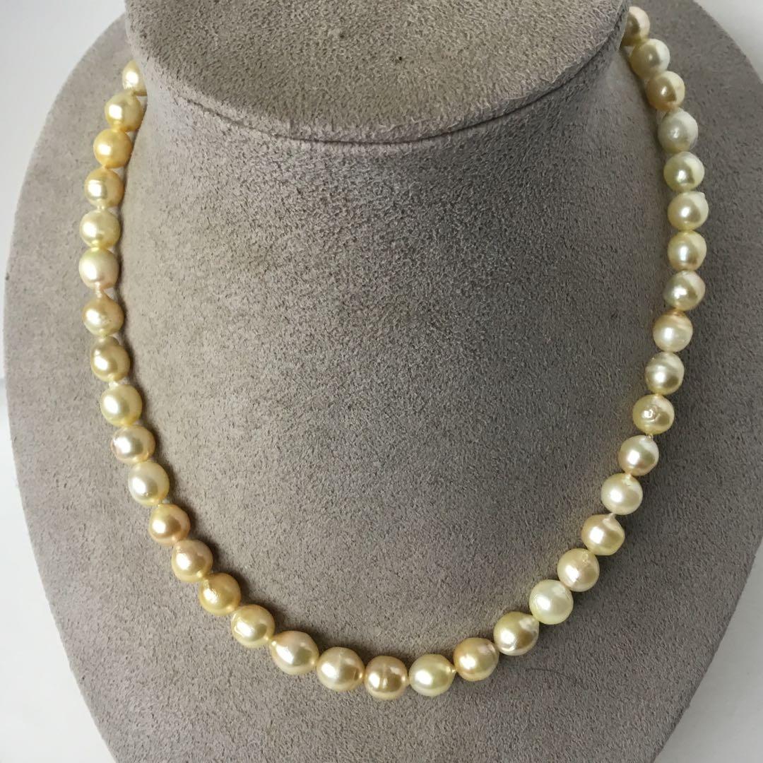 Yellow Akoya pearl necklace with 8mm pearls and silver beads, total length 43 cm