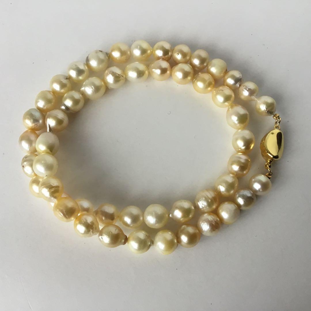 Yellow Akoya pearl necklace with 8mm pearls and silver beads, total length 43 cm